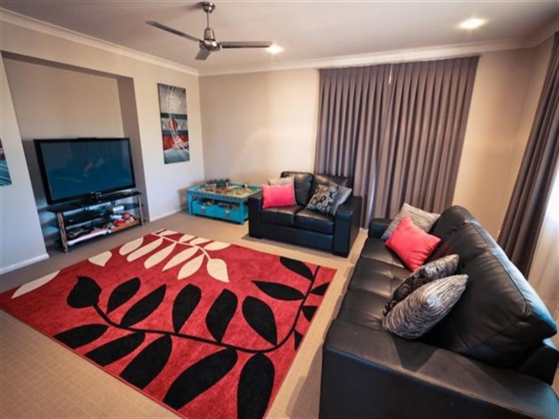 53 Smythe Drive, Highfields QLD 4352