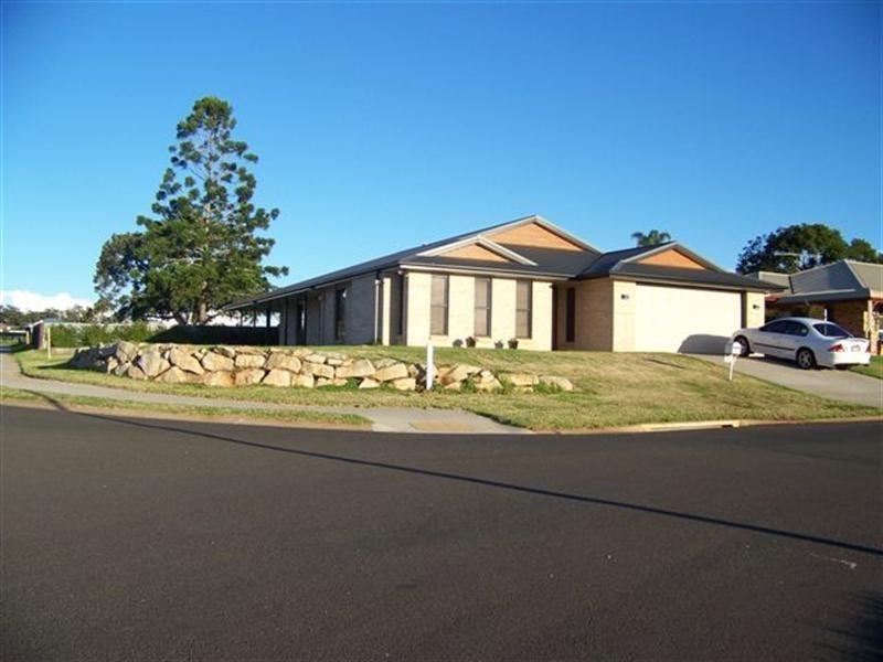 8 Clara Street, Highfields QLD 4352