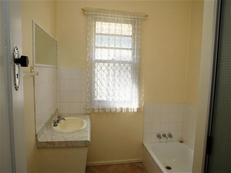 224a Campbell Street, Newtown QLD 4350