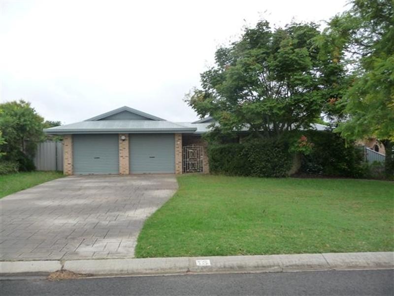 16 Moore Crescent, Wilsonton QLD 4350