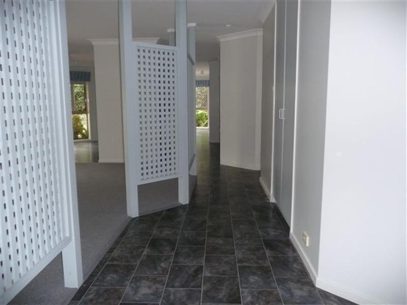 16 Moore Crescent, Wilsonton QLD 4350