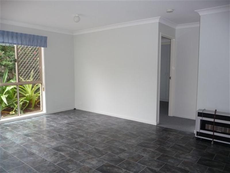 16 Moore Crescent, Wilsonton QLD 4350