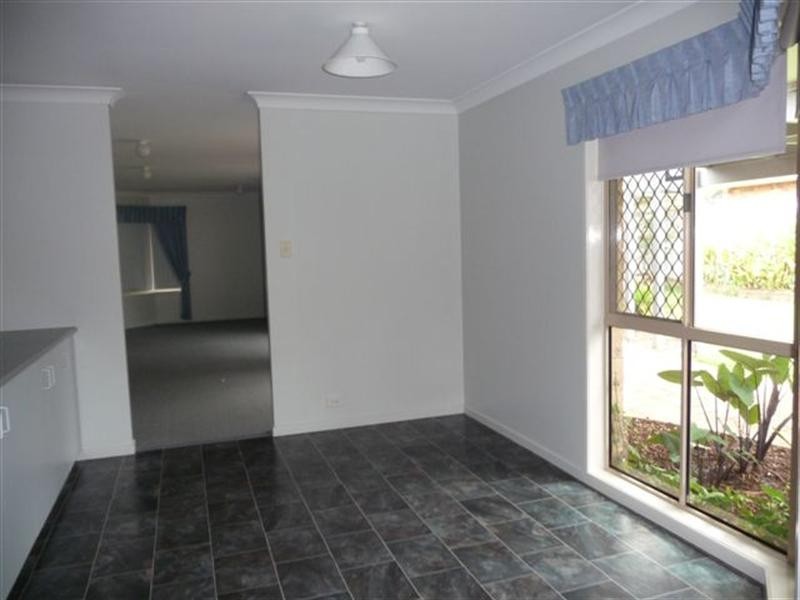 16 Moore Crescent, Wilsonton QLD 4350