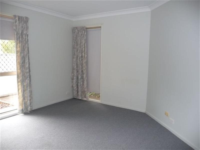 16 Moore Crescent, Wilsonton QLD 4350