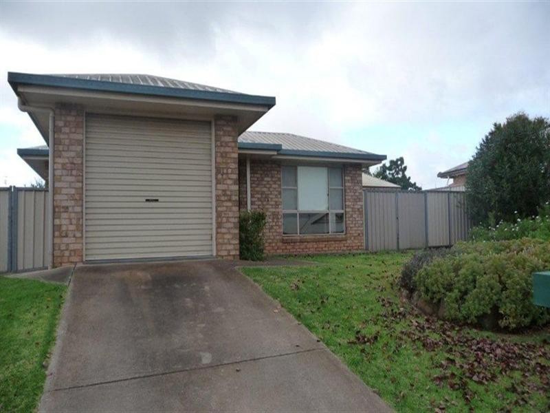 35 Gainsborough Drive, Glenvale QLD 4350