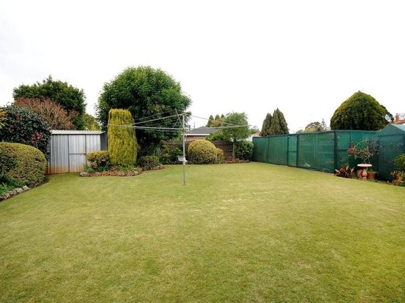 6 Azalea Court, Centenary Heights QLD 4350