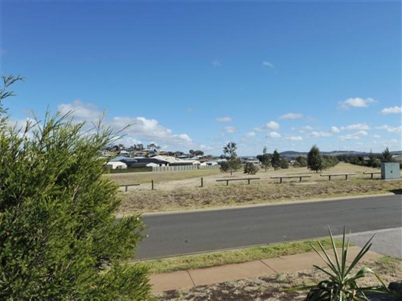 57 Belclaire Drive, Westbrook QLD 4350