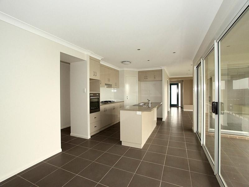 2 Vinnicombe Street, Kearneys Spring QLD 4350