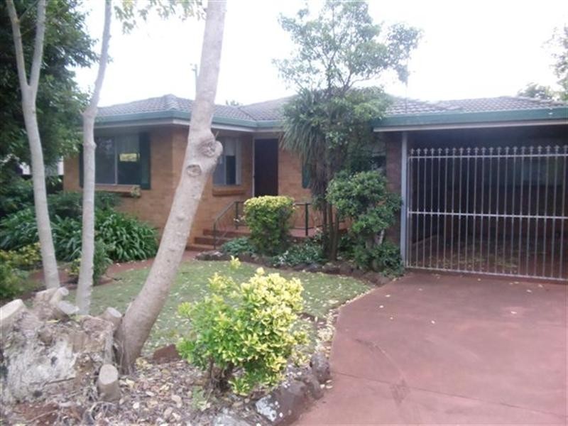 17 Fromalls Street, Harristown QLD 4350