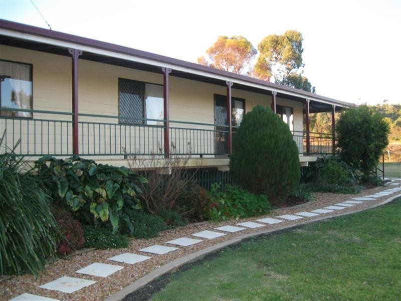 2 Hillview Crescent, Gowrie Junction QLD 4352