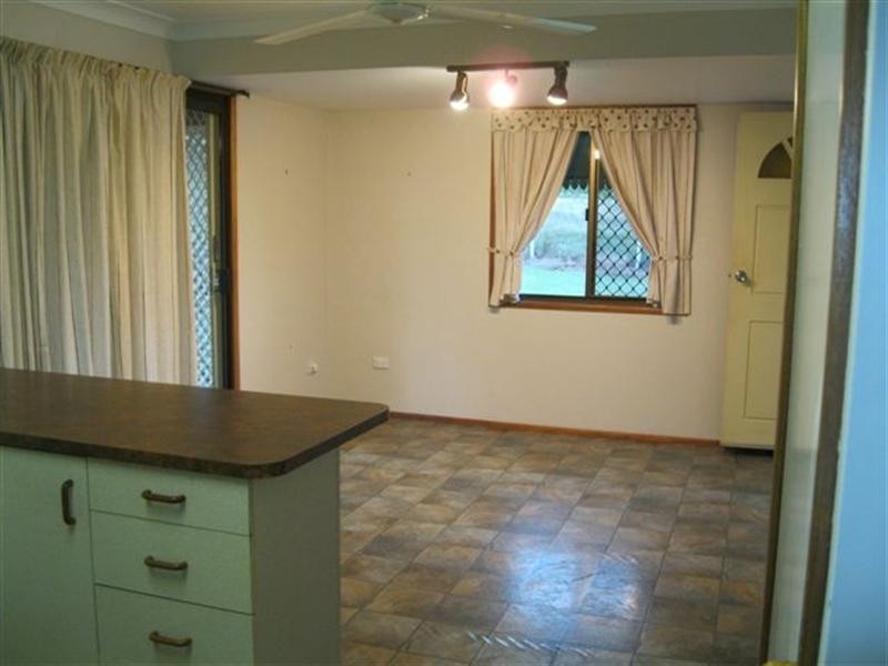 2 Hillview Crescent, Gowrie Junction QLD 4352