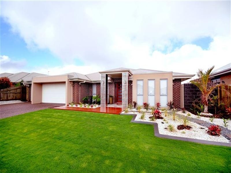 13 Fallon Drive, Middle Ridge QLD 4350