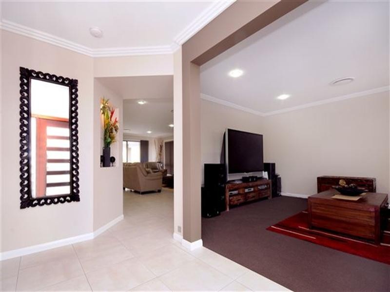 13 Fallon Drive, Middle Ridge QLD 4350