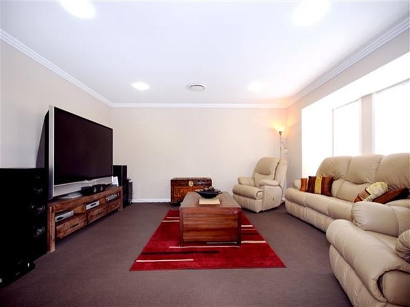 13 Fallon Drive, Middle Ridge QLD 4350