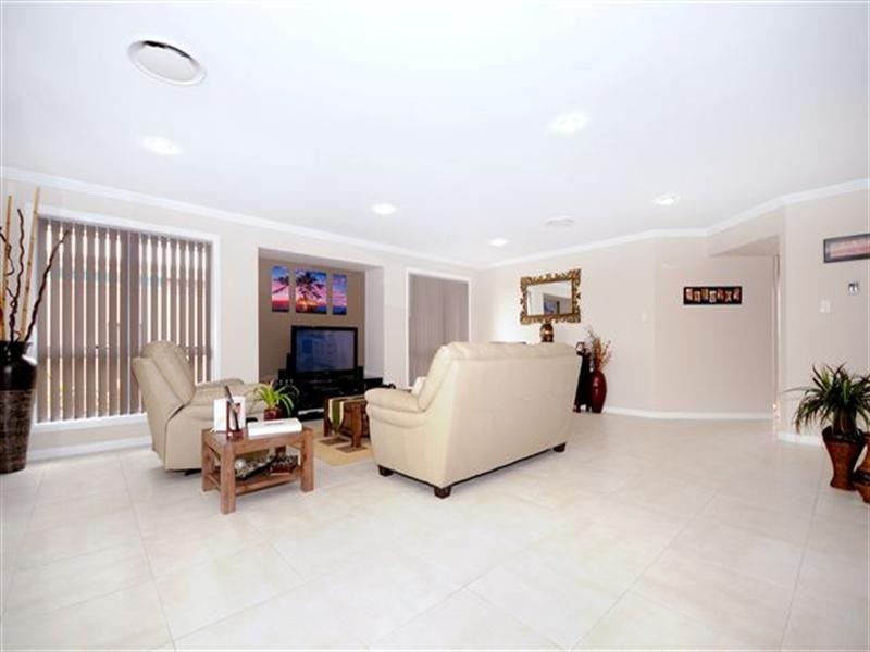 13 Fallon Drive, Middle Ridge QLD 4350