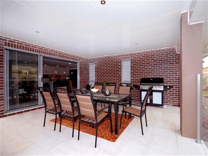 13 Fallon Drive, Middle Ridge QLD 4350