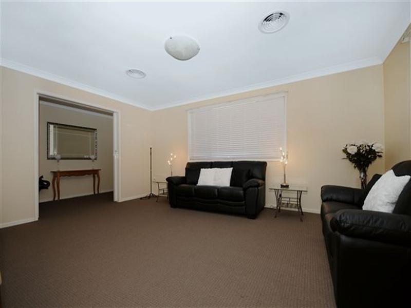 10 Maree Court, Centenary Heights QLD 4350