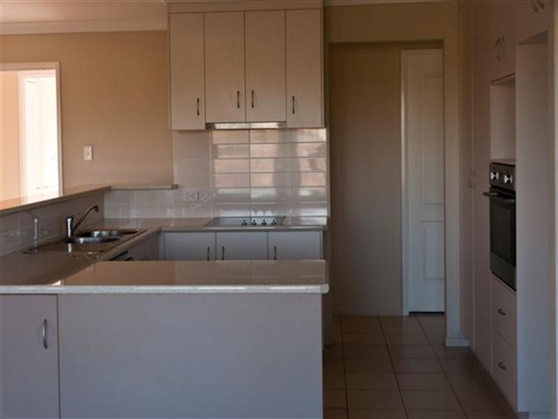 2 Bunkers Hill Road, Westbrook QLD 4350
