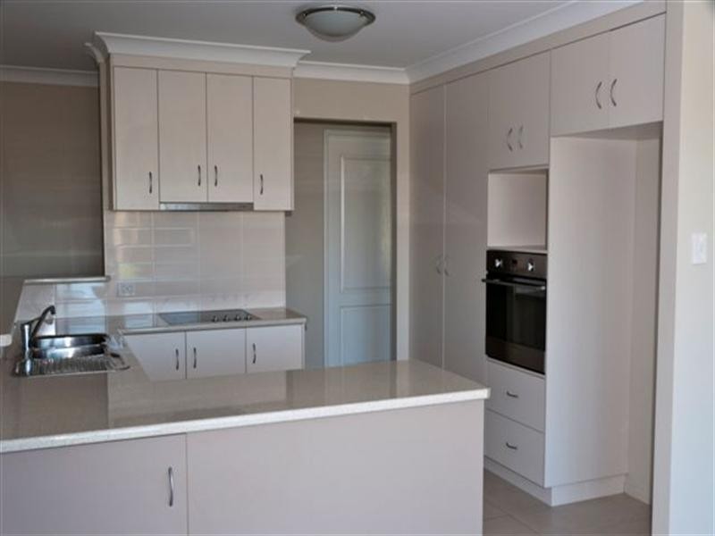 2 Bunkers Hill Road, Westbrook QLD 4350