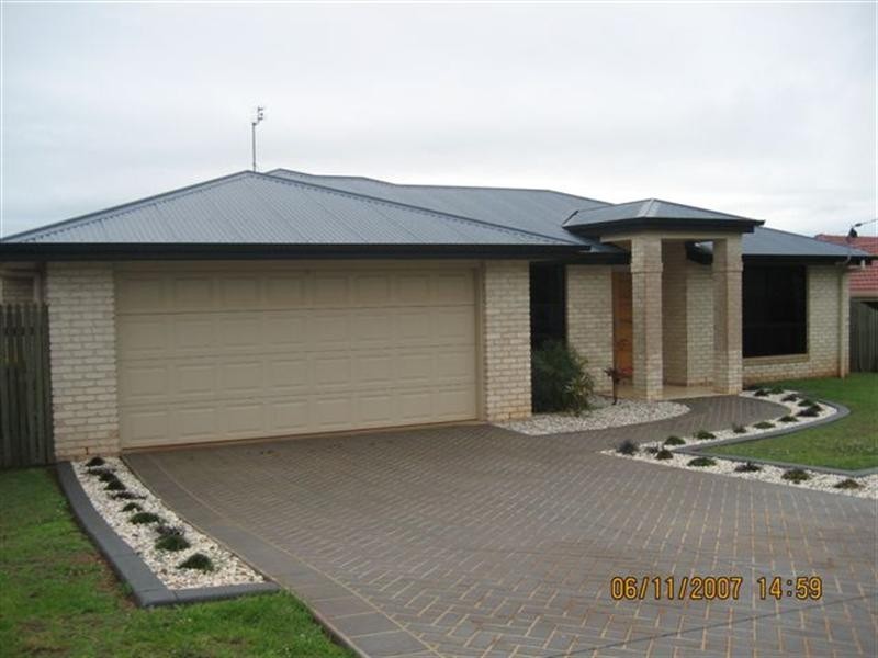 157 Rowbotham Street, Middle Ridge QLD 4350