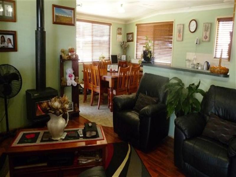 998 Perseverance Dam Road, Crows Nest QLD 4355