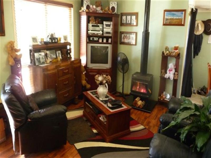 998 Perseverance Dam Road, Crows Nest QLD 4355