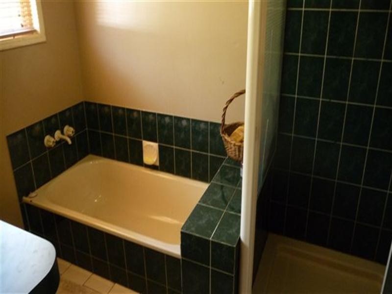 998 Perseverance Dam Road, Crows Nest QLD 4355