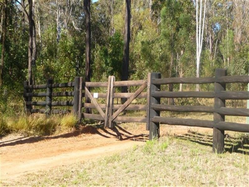 998 Perseverance Dam Road, Crows Nest QLD 4355