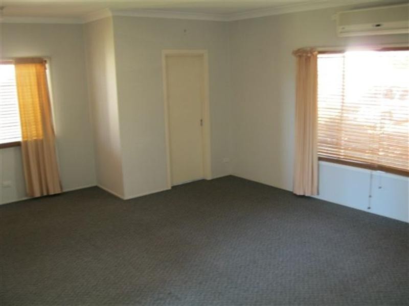 2 Jenkins Street, Newtown QLD 4350