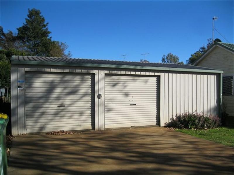 2 Jenkins Street, Newtown QLD 4350