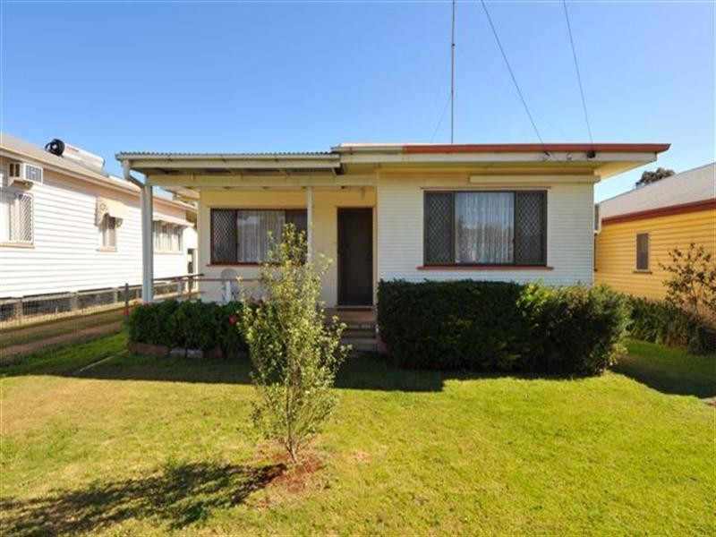 17 Cay Street, Newtown QLD 4350