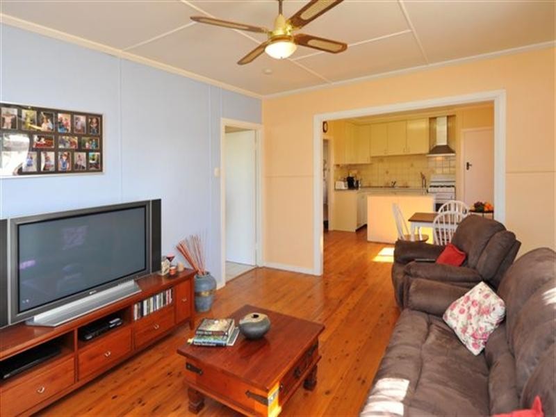 17 Cay Street, Newtown QLD 4350