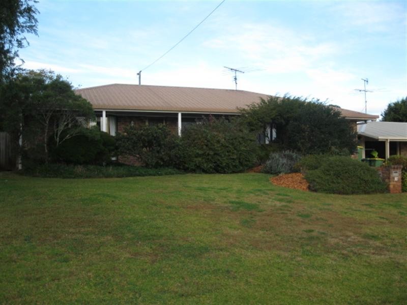 16 Kurrajong Street, Glenvale QLD 4350