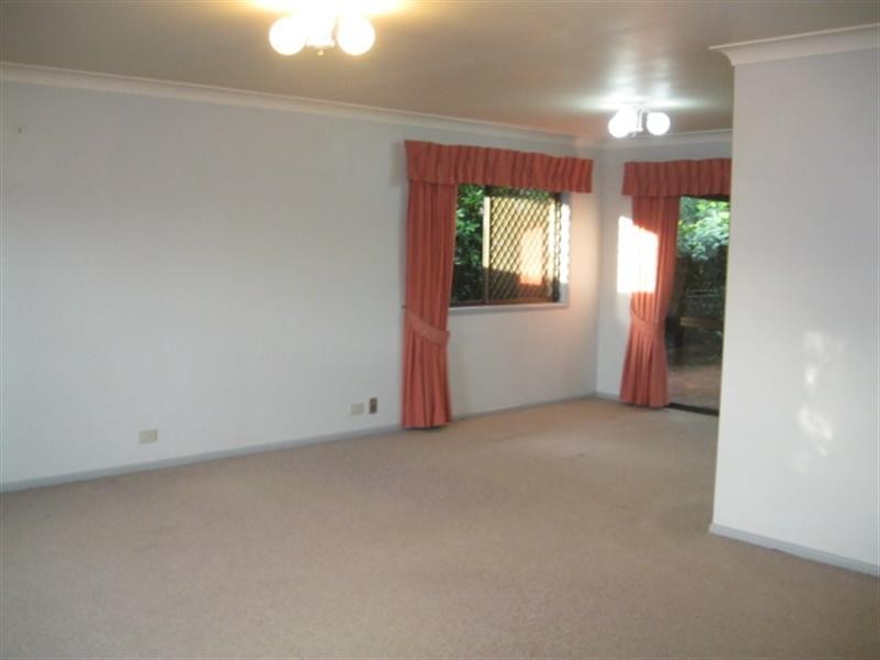 16 Kurrajong Street, Glenvale QLD 4350