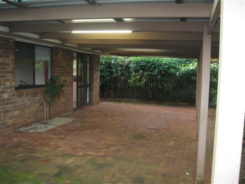 16 Kurrajong Street, Glenvale QLD 4350