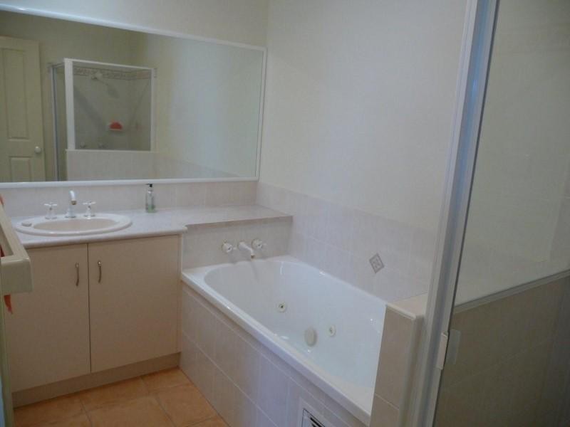 2/149 South Street, South Toowoomba QLD 4350