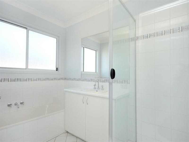 13 McShane Drive, Mount Kynoch QLD 4350