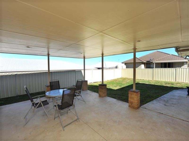 15 Moorina Drive, Harristown QLD 4350