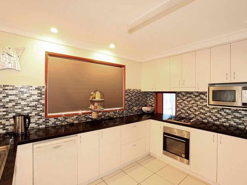 17 Cameron Street, Wyreema QLD 4352