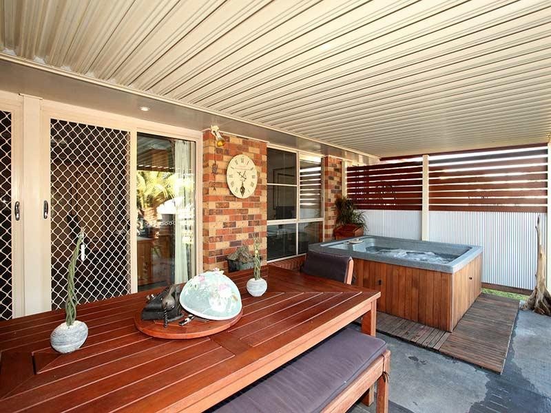 17 Cameron Street, Wyreema QLD 4352