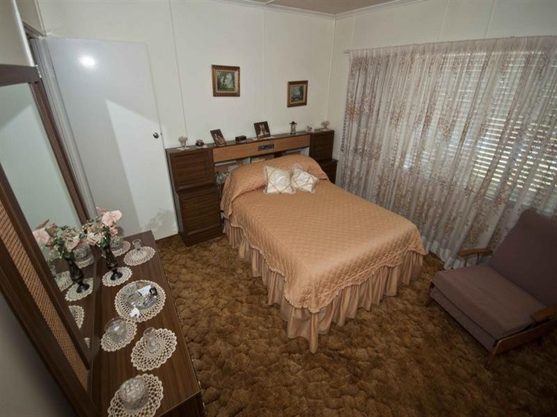 15 Burton Street, Harristown QLD 4350