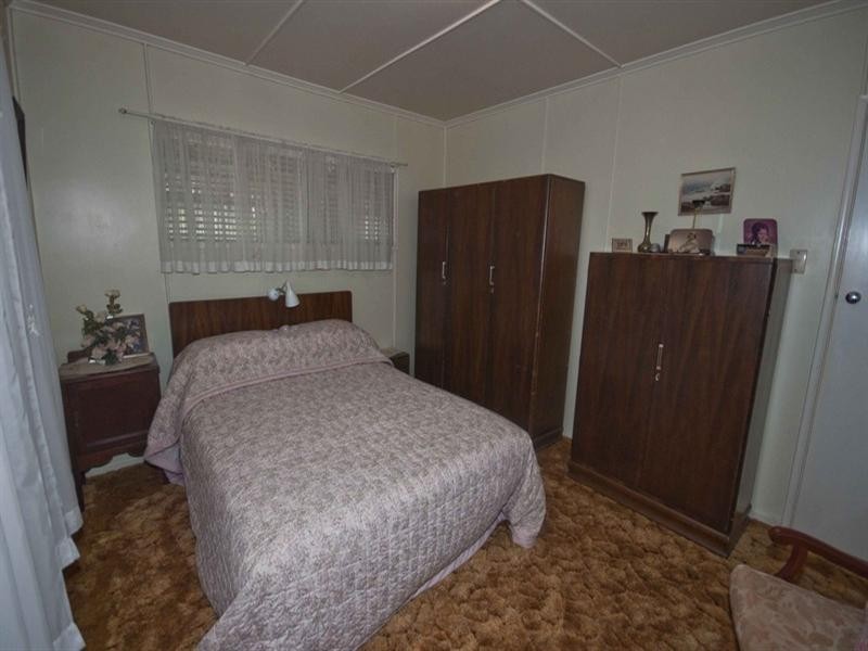 15 Burton Street, Harristown QLD 4350