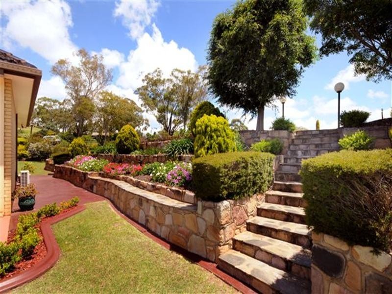 1 Abif Street, Cotswold Hills QLD 4350