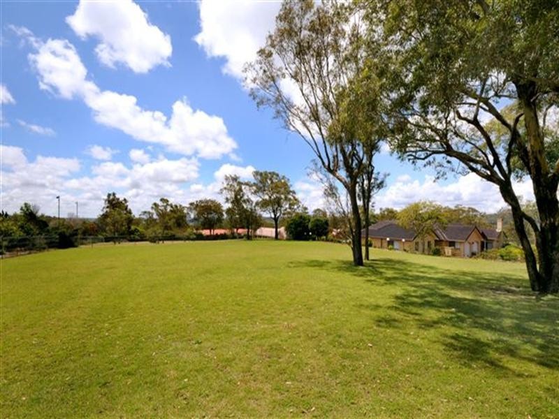 1 Abif Street, Cotswold Hills QLD 4350