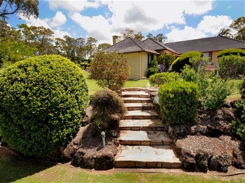 1 Abif Street, Cotswold Hills QLD 4350