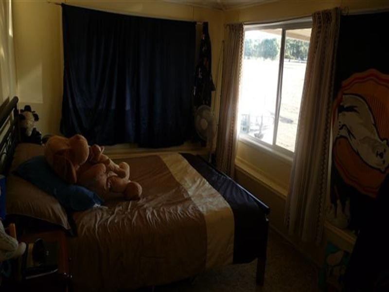 5 Scott Road, Jondaryan QLD 4403