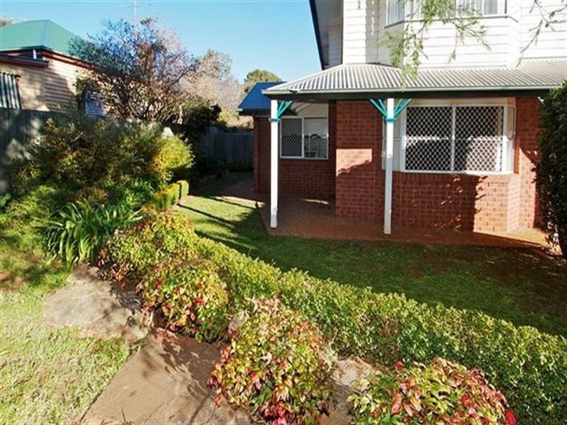 1/8 Bruce Street, East Toowoomba QLD 4350