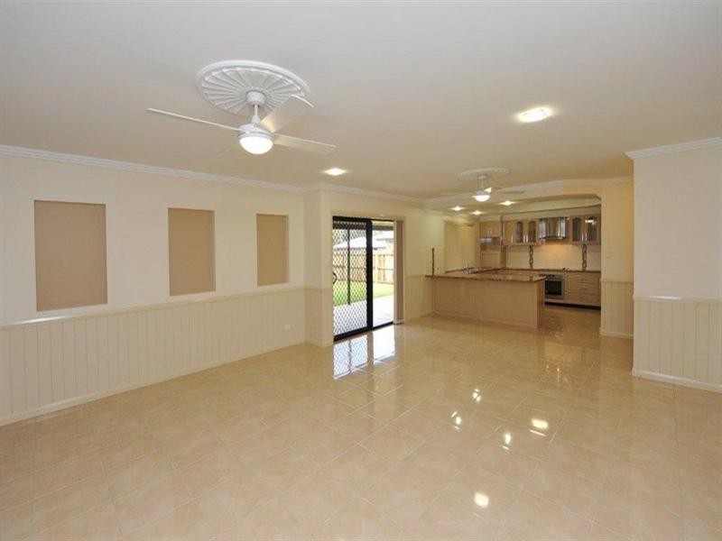 8 Graves Drive, Kearneys Spring QLD 4350