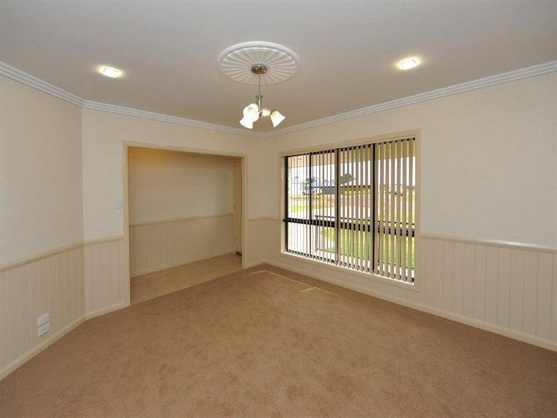 8 Graves Drive, Kearneys Spring QLD 4350