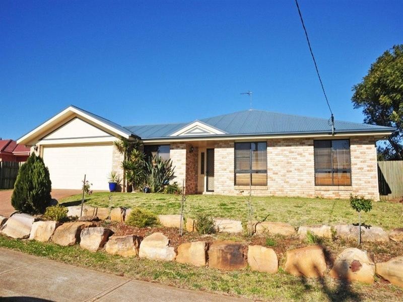 18 Spencer Street, Harristown QLD 4350
